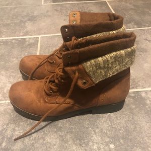 Women’s Arizona Jeans suede brown boots